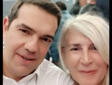 «Καλώς τα λυκειόπαιδα…» – Eπικό τρολάρισμα στην Αυλωνίτου για την selfie με τον Τσίπρα (φώτο)